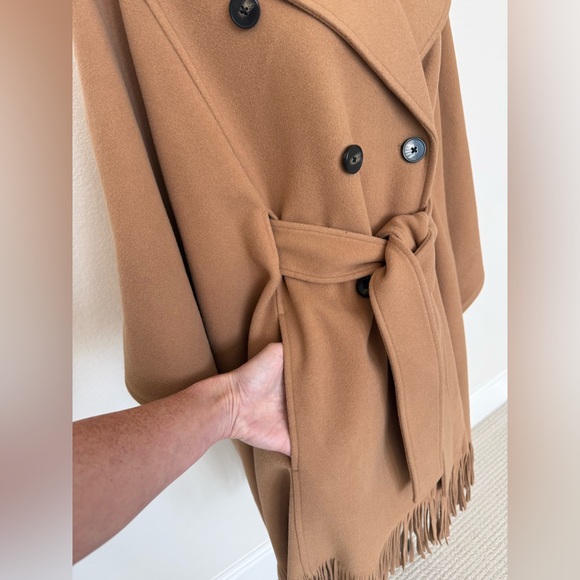 NWT Express Camel Fringed Cape Coat | Size M/L | Belted Poncho Trench - Picture 6 of 11